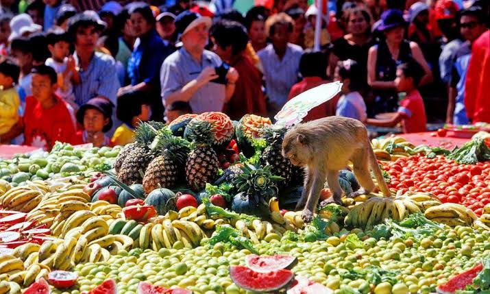 Festival Makan Besar Khusus Monyet di Thailand